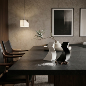 salière et poivrier ecomii sur une table noir en granite