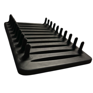 rangement noir pour mettre des assiettes à la verticale